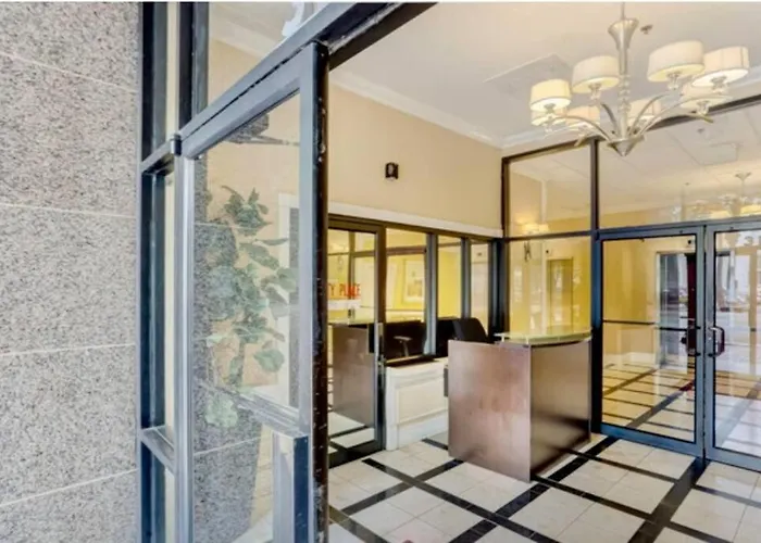 Cozy Downtown Condominium