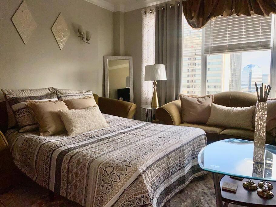 Cozy Downtown *